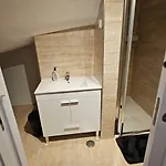 Guest house Carcarooms
