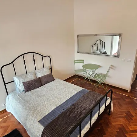 Carcarooms * Carcavelos (Lisbon)