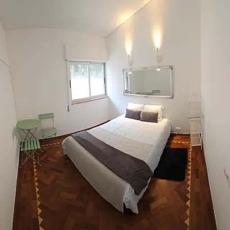 Carcarooms Carcavelos (Lisbon)