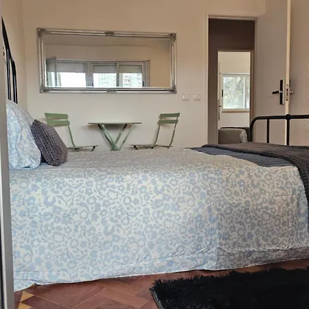 Carcarooms Gasthof Carcavelos (Lisbon)