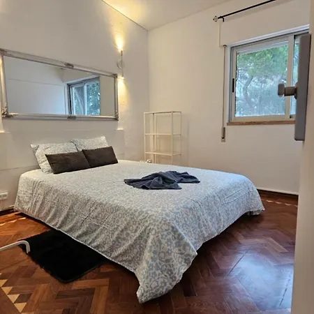 Carcarooms Gasthof Carcavelos (Lisbon)