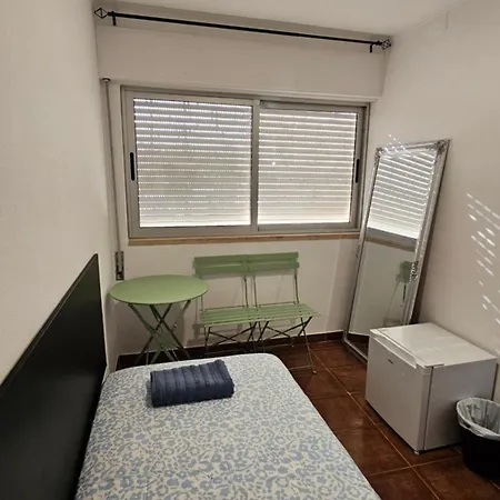 Carcarooms * Carcavelos (Lisbon)