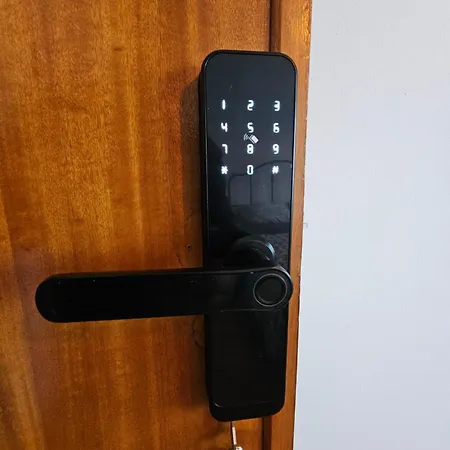 Carcarooms * Carcavelos (Lisbon)