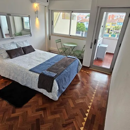 Carcarooms * Carcavelos (Lisbon)