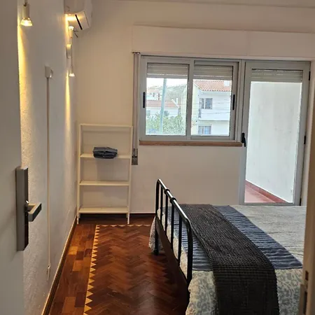 Pensión Carcarooms Carcavelos (Lisbon)