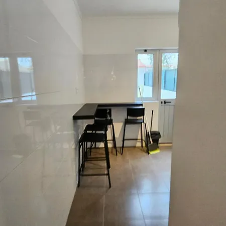 Carcarooms Carcavelos (Lisbon)