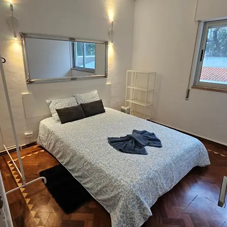 Guest house Carcarooms Carcavelos (Lisbon)