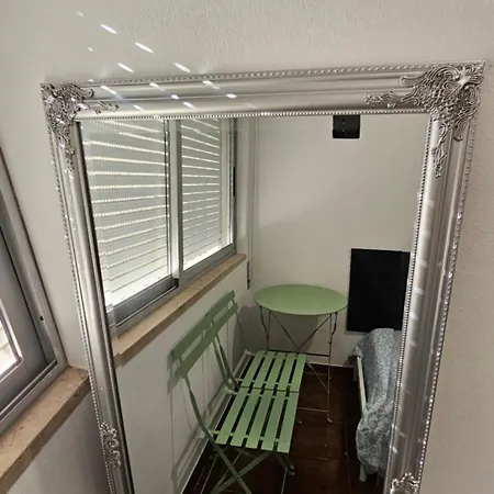 Carcarooms Carcavelos (Lisbon)